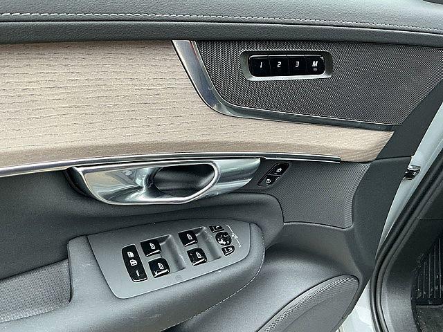 2026 Volvo XC90 Core, B5 AWD Gas (mild hybrid), Gasoline, Bright, 7 Seats