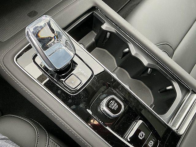 2026 Volvo XC90 Core, B5 AWD Gas (mild hybrid), Gasoline, Bright, 7 Seats