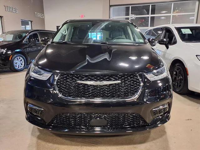 2022 Chrysler Pacifica Hybrid Touring L