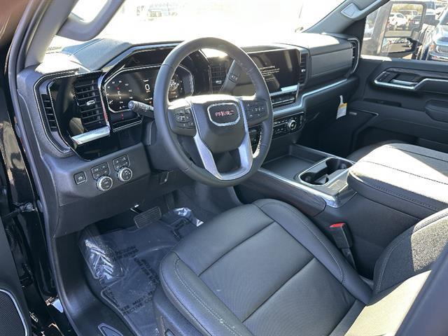 2026 GMC Sierra 2500HD Crew Cab, Standard Bed, SLT, 4WD