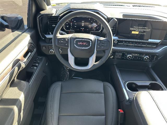 2026 GMC Sierra 2500HD Crew Cab, Standard Bed, SLT, 4WD