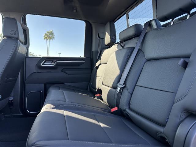 2026 GMC Sierra 2500HD Crew Cab, Standard Bed, SLT, 4WD