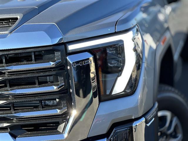 2026 GMC Sierra 2500HD Crew Cab, Standard Bed, SLE, 4WD