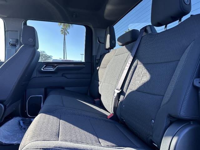 2026 GMC Sierra 2500HD Crew Cab, Standard Bed, SLE, 4WD