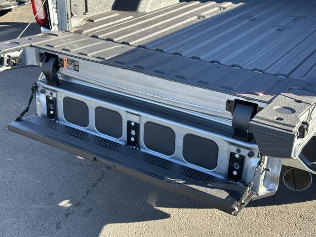 2026 GMC Sierra 2500HD Crew Cab, Standard Bed, SLE, 4WD
