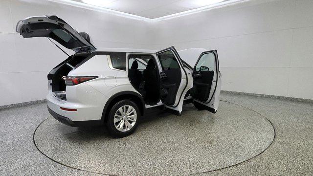 2025 Mitsubishi Outlander ES 2.5 S-AWC