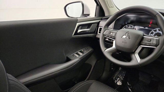 2025 Mitsubishi Outlander ES 2.5 S-AWC