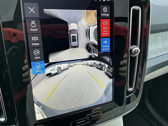 2026 Volvo XC40 Ultra, B5 AWD Gas (mild hybrid), Dark