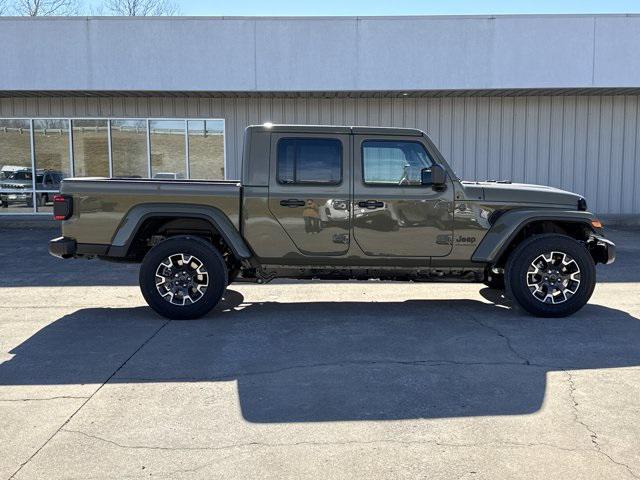 2026 Jeep Gladiator GLADIATOR SAHARA 4X4