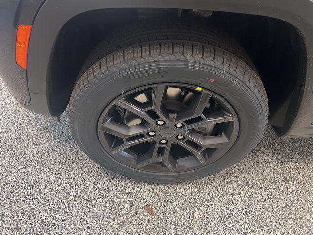 2025 Jeep Grand Cherokee GRAND CHEROKEE L LIMITED 4X4 2025 Jeep Grand Cherokee GRAND CHEROKEE L LIMITED 4X4