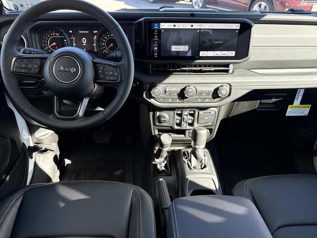 2026 Jeep Gladiator GLADIATOR SAHARA 4X4