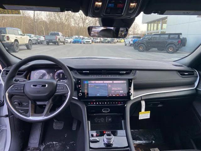 2026 Jeep Grand Cherokee Altitude 4x4