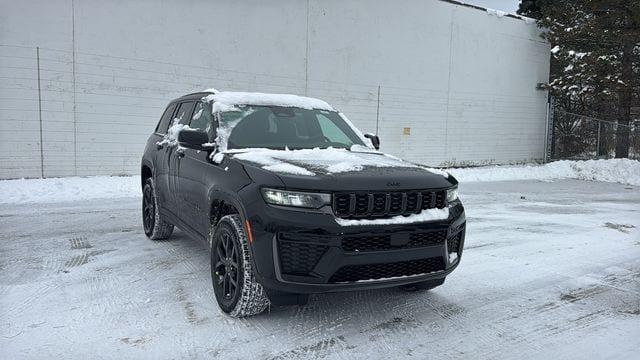 2026 Jeep Grand Cherokee Altitude 4x4