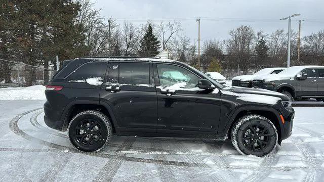 2026 Jeep Grand Cherokee Altitude 4x4