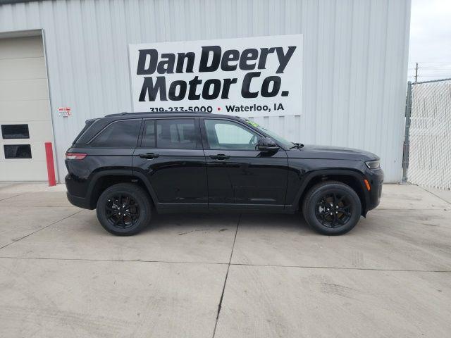 2026 Jeep Grand Cherokee GRAND CHEROKEE LAREDO ALTITUDE 4X4