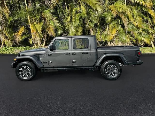 2026 Jeep Gladiator GLADIATOR SAHARA 4X4
