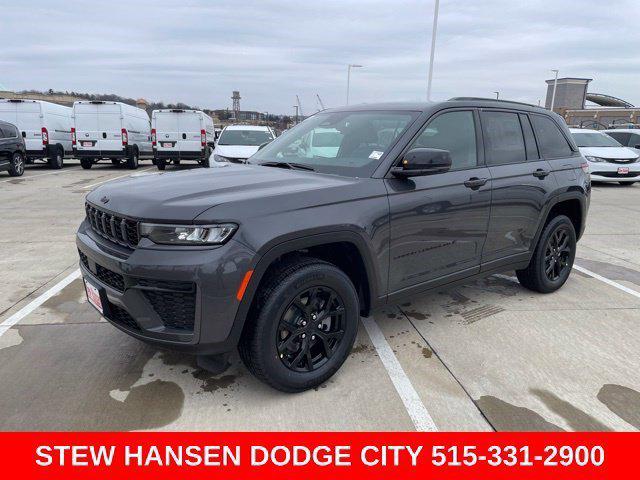 2026 Jeep Grand Cherokee Altitude 4x4 for sale in Urbandale, IA