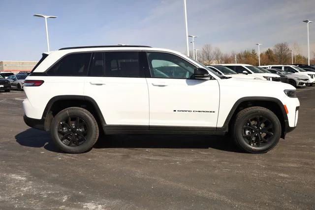 2026 Jeep Grand Cherokee GRAND CHEROKEE LAREDO ALTITUDE 4X4 2026 Jeep Grand Cherokee GRAND CHEROKEE LAREDO ALTITUDE 4X4