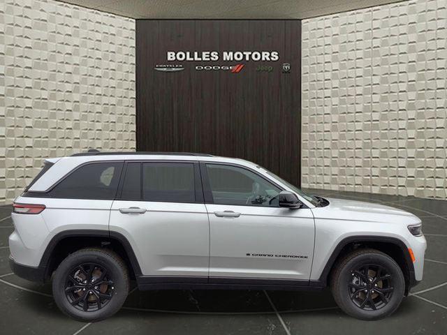 2026 Jeep Grand Cherokee GRAND CHEROKEE LAREDO ALTITUDE 4X4