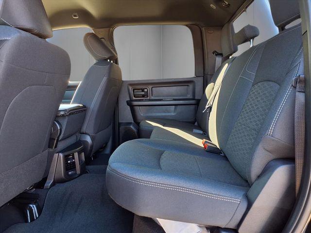 2026 Ram 2500 Black Express Crew Cab 4x4 6'4" Box