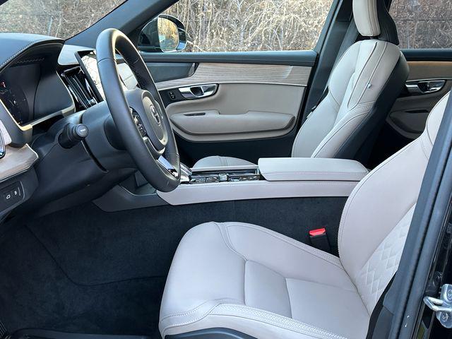 2026 Volvo XC90 Plug-In Hybrid T8 Plus 7-Seater