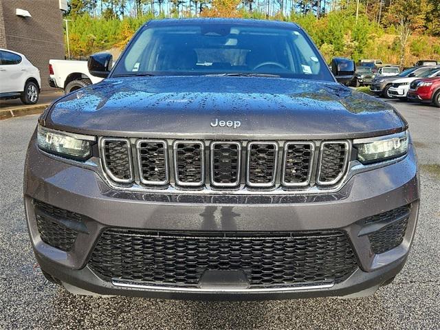 2023 Jeep Grand Cherokee Laredo 4x2