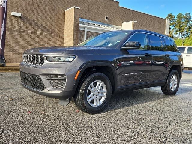 2023 Jeep Grand Cherokee Laredo 4x2