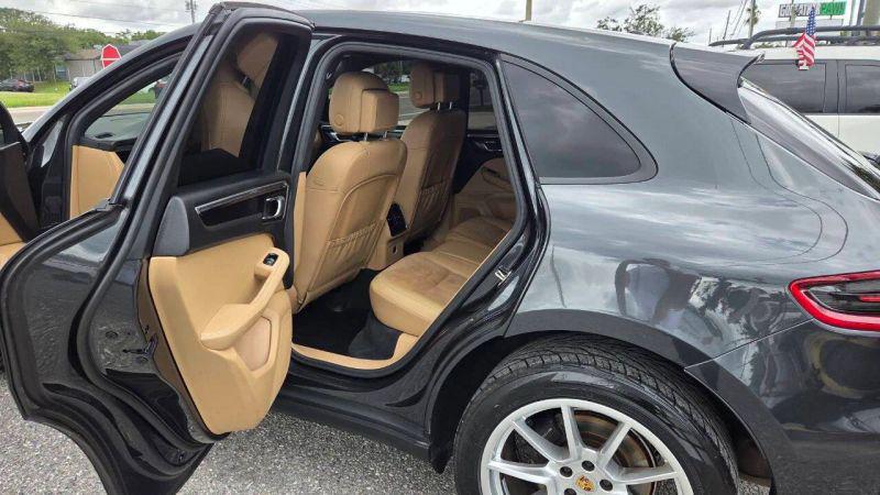 2017 Porsche Macan Base