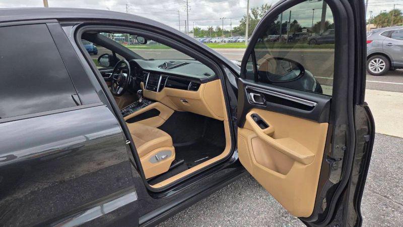 2017 Porsche Macan Base