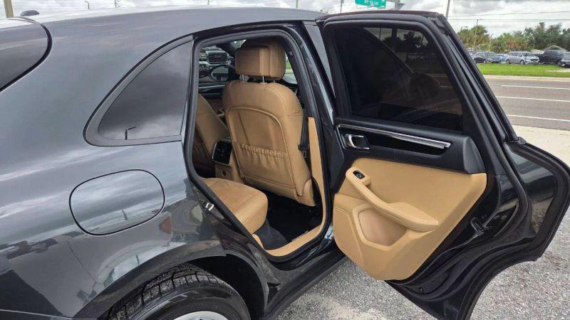 2017 Porsche Macan Base