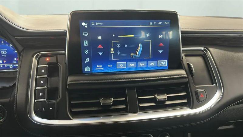 2023 Chevrolet Suburban 4WD LT