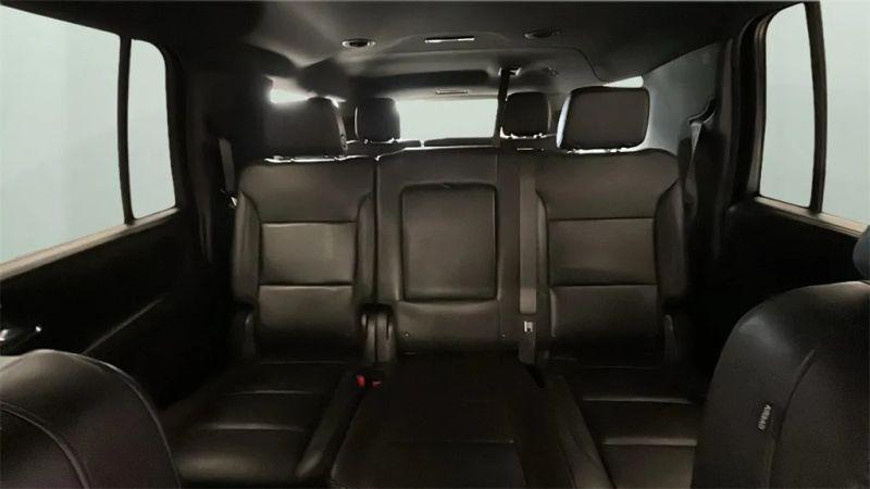 2023 Chevrolet Suburban 4WD LT