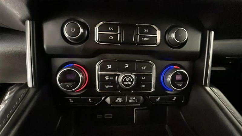 2023 Chevrolet Suburban 4WD LT