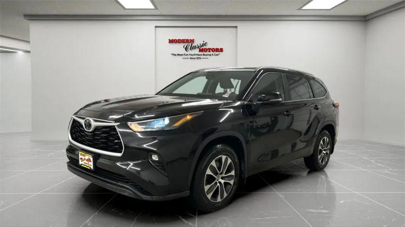 2024 Toyota Highlander LE