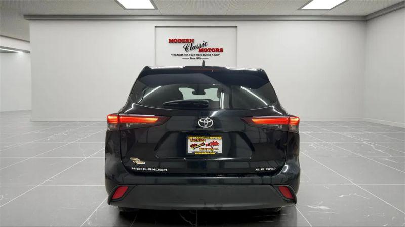 2024 Toyota Highlander LE
