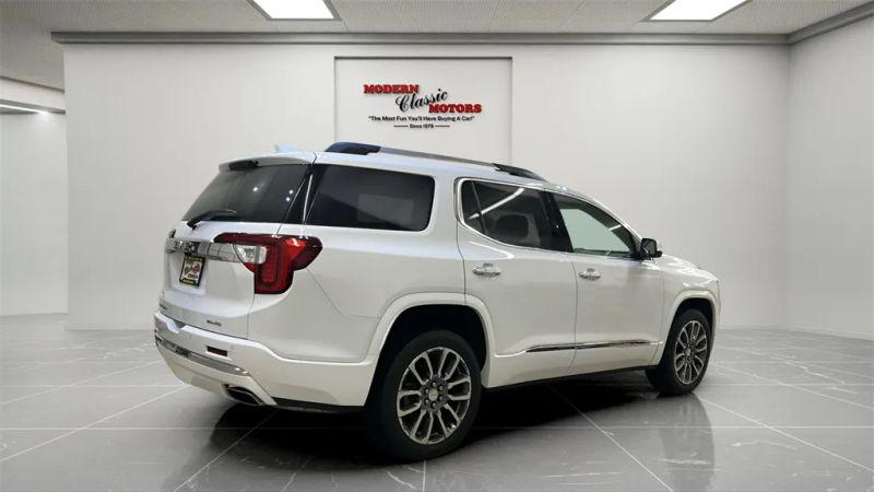 2023 GMC Acadia AWD Denali