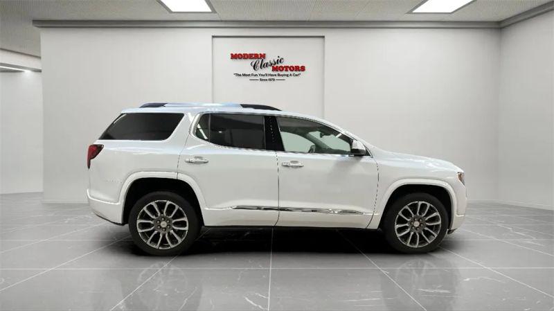 2023 GMC Acadia AWD Denali