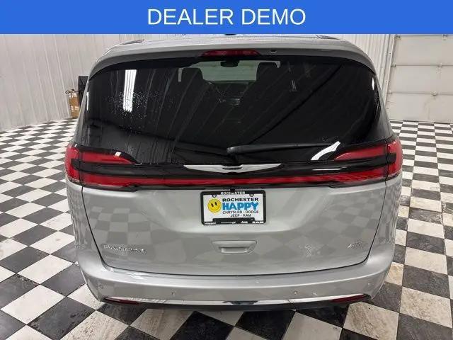 2026 Chrysler Pacifica Select AWD