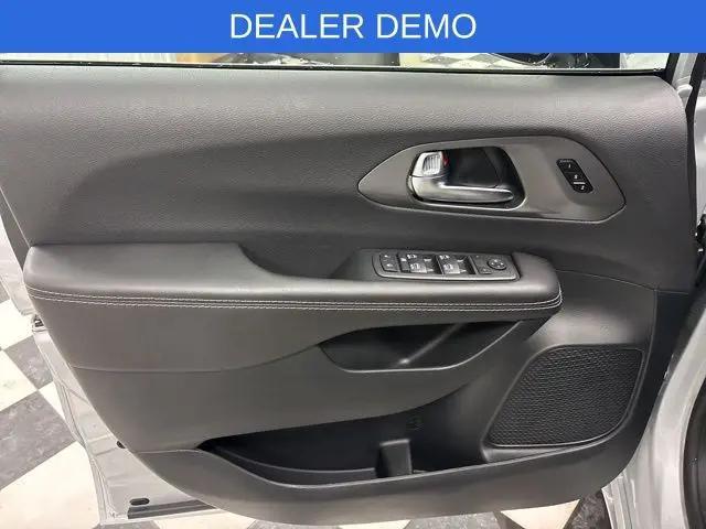 2026 Chrysler Pacifica Select AWD