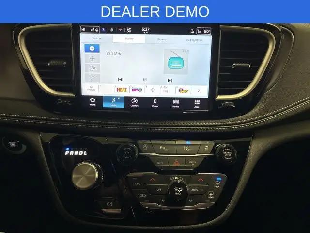 2026 Chrysler Pacifica Select AWD