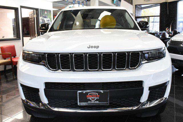2023 Jeep Grand Cherokee L Laredo 4x4