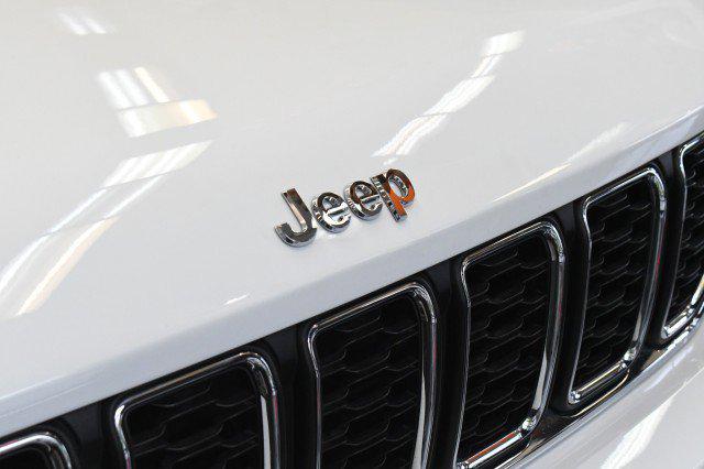 2023 Jeep Grand Cherokee L Laredo 4x4