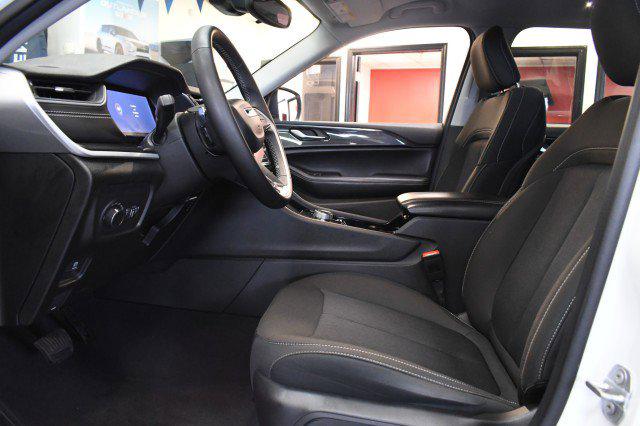 2023 Jeep Grand Cherokee L Laredo 4x4