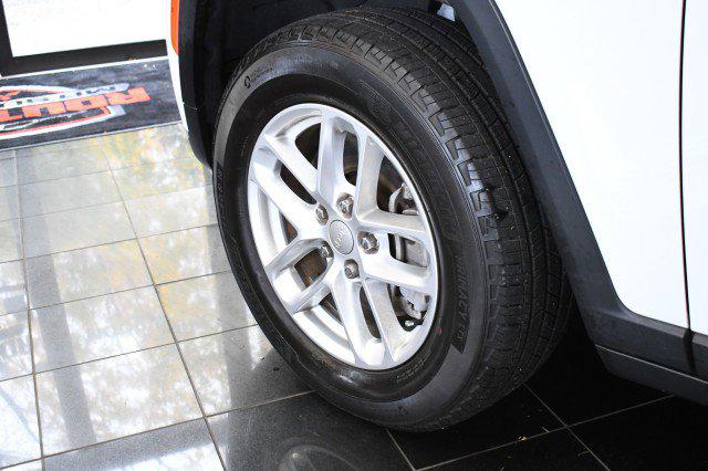 2023 Jeep Grand Cherokee L Laredo 4x4