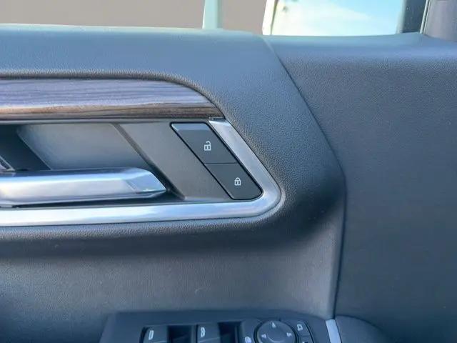 2023 Chevrolet Silverado 1500 4WD Crew Cab Short Bed RST
