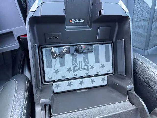 2023 Chevrolet Silverado 1500 4WD Crew Cab Short Bed RST
