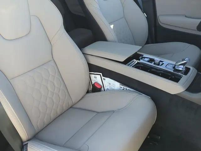 2026 Volvo XC90 Plus, B6 AWD Gas (mild hybrid), Gasoline, Bright, 7 Seats