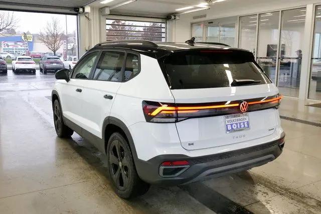 2026 Volkswagen Taos SE Black