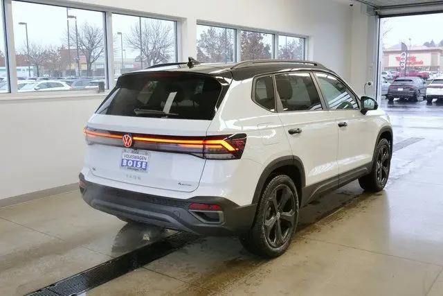 2026 Volkswagen Taos SE Black
