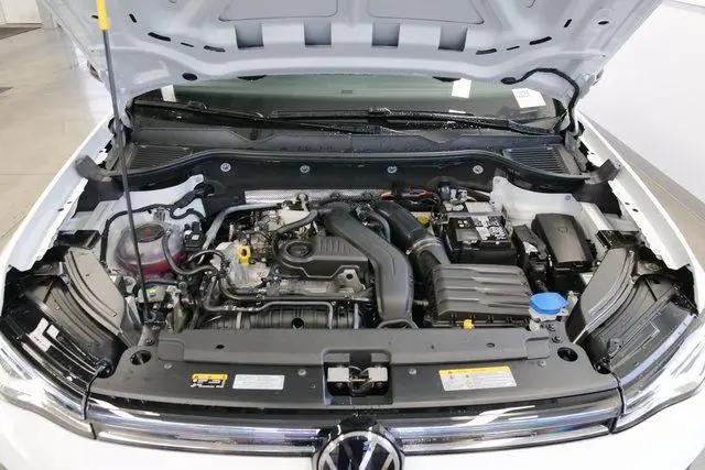 2026 Volkswagen Taos SE Black
